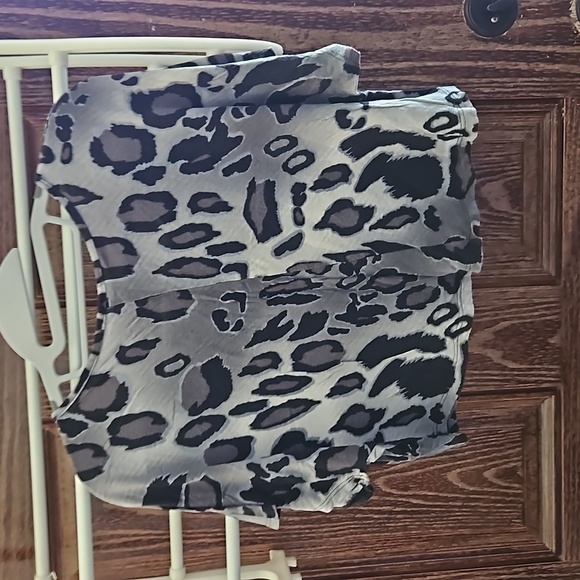 299 EUC MARY JANE CROP TOP - Picture 3 of 3